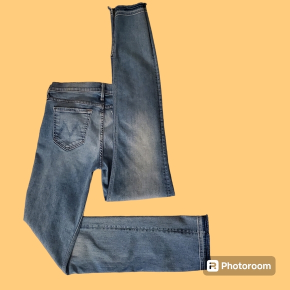 EUC MOTHER The Rascal Slit Undone Hem Jean Sz 28 Light Wash - Picture 4 of 15